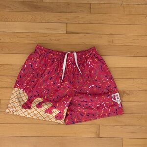 Ice cream baseball lifestyle shorts in perfect condition